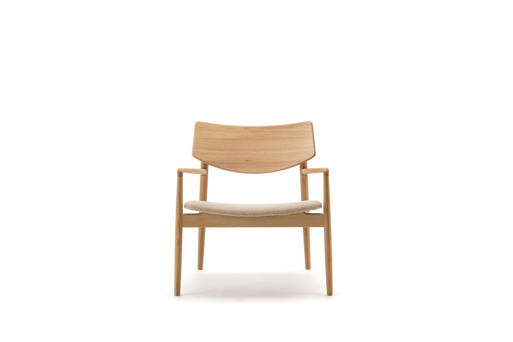 The A–LC01 lounge chair by Keiji Ashizawa for Karimoku Case